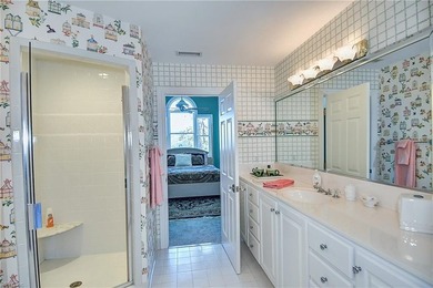 Custom exquisite home situated on a 1.2 acre waterfront - photo 37