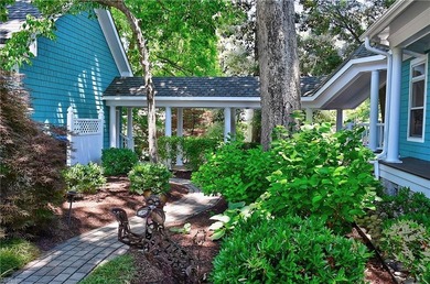 Custom exquisite home situated on a 1.2 acre waterfront - photo 39