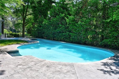 Custom exquisite home situated on a 1.2 acre waterfront - photo 44