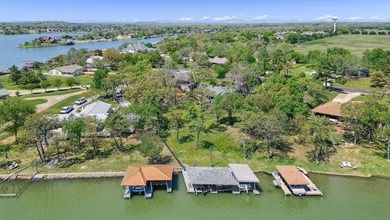 Welcome to your fully furnished lakefront retreat, offering a - photo 4