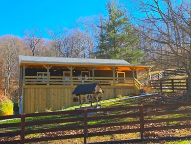 (private lake, pond, creek) Home For Sale in Logan Ohio