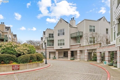 Lake Condo For Sale in Portland, Oregon