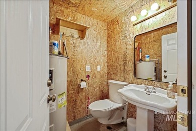 MOUNTAIN LIVING AT ITS BEST! Nestled on a beautifully wooded 1 - photo 21