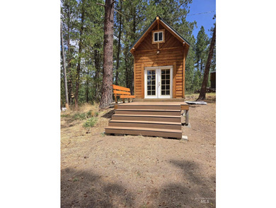 MOUNTAIN LIVING AT ITS BEST! Nestled on a beautifully wooded 1 - photo 23