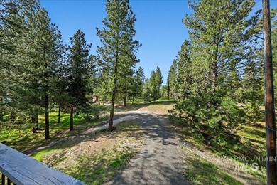MOUNTAIN LIVING AT ITS BEST! Nestled on a beautifully wooded 1 - photo 25