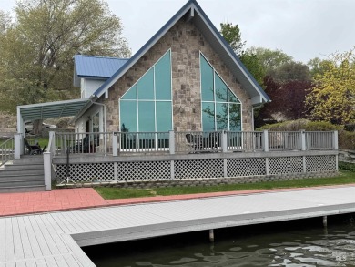 Lake Home For Sale in Hagerman, Idaho