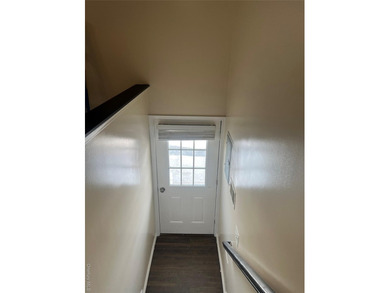 Nice condo in the Soundview area. Great opportunity for - photo 2