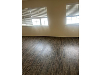 Nice condo in the Soundview area. Great opportunity for - photo 3