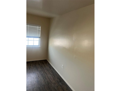 Nice condo in the Soundview area. Great opportunity for - photo 4