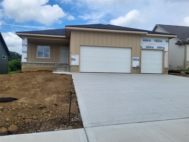 Welcome to Your Dream home...This lovely 4 bed (3 on main floor - photo 1