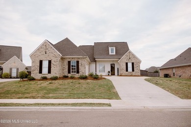 Beautiful Like-New Home on Quiet Cul-de-Sac Located within the - photo 3