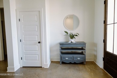 Beautiful Like-New Home on Quiet Cul-de-Sac Located within the - photo 5