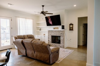 Beautiful Like-New Home on Quiet Cul-de-Sac Located within the - photo 10