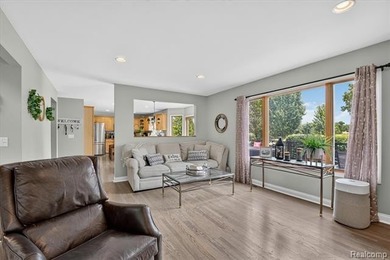 Spacious Fenton home with Hartland Schools set on 2.83 rolling - photo 2