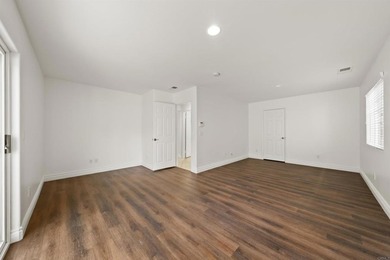 Welcome to this beautifully maintained and move-in-ready - photo 14