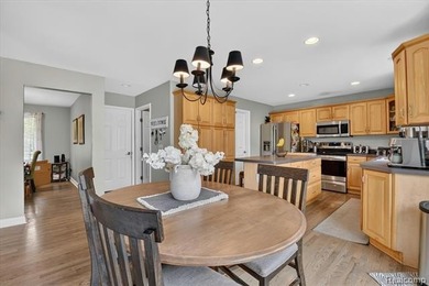 Spacious Fenton home with Hartland Schools set on 2.83 rolling - photo 4