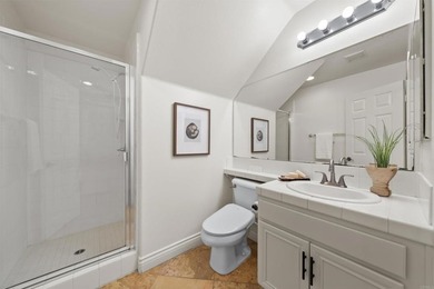 Welcome to this beautifully maintained and move-in-ready - photo 16