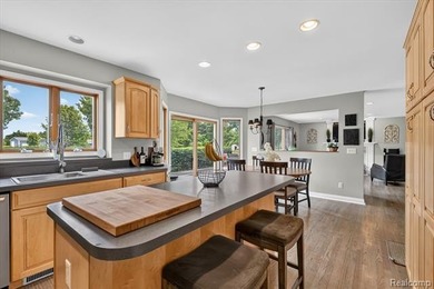 Spacious Fenton home with Hartland Schools set on 2.83 rolling - photo 6