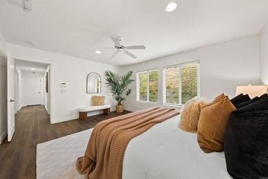 Welcome to this beautifully maintained and move-in-ready - photo 19