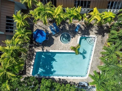 Fantastic opportunity to own a beautifully remodeled townhome in - photo 31