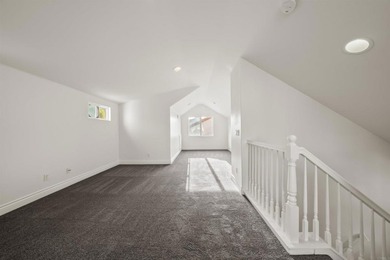 Welcome to this beautifully maintained and move-in-ready - photo 31