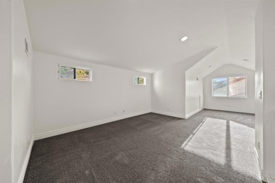 Welcome to this beautifully maintained and move-in-ready - photo 34