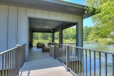 Sea Horse Farm, an extraordinary waterfront and equestrian - photo 45