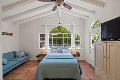 Fantastic Carmel-by-the-Sea cottage located on a very quiet - photo 11