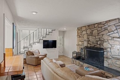 Fantastic Carmel-by-the-Sea cottage located on a very quiet - photo 12