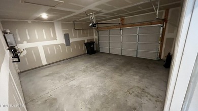 Seller Motivated! Nearly New Smart Home with 7 year structural - photo 8
