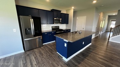 Seller Motivated! Nearly New Smart Home with 7 year structural - photo 10