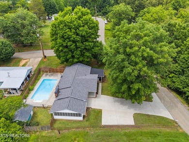 Welcome to 513 Smokey Drive in Loudon, TN! This charming - photo 2