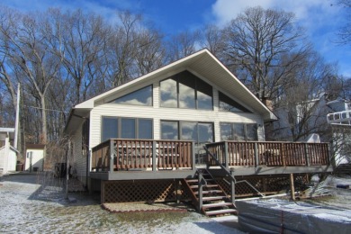 Crooked Lake - Steuben County Home Under Contract in Angola Indiana