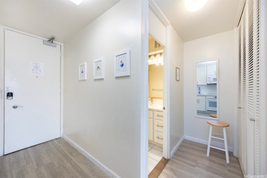 Situated at the entrance of Waikiki, Ilikai Marina features an - photo 15