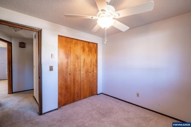 ** 2 HOMES ** DUAL LIVING in Sweet Home on .33 acre! This 1564