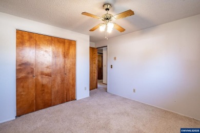 ** 2 HOMES ** DUAL LIVING in Sweet Home on .33 acre! This 1564