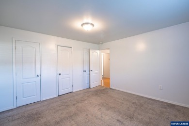 ** 2 HOMES ** DUAL LIVING in Sweet Home on .33 acre! This 1564