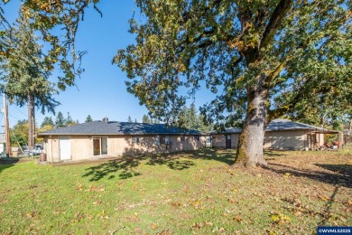 ** 2 HOMES ** DUAL LIVING in Sweet Home on .33 acre! This 1564