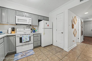 Wow! Want to live in OLD TOWNE Bay St Louis? Here's your chance - photo 8