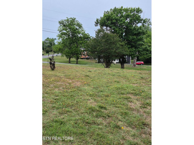 Opportunity awaits with this 3-bedroom + Bonus Room, 1-bath home - photo 7