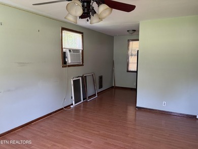 Opportunity awaits with this 3-bedroom + Bonus Room, 1-bath home - photo 9