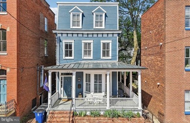 Welcome to 146 Duke of Gloucester Street! As you approach the - photo 1