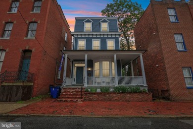Welcome to 146 Duke of Gloucester Street! As you approach the - photo 7