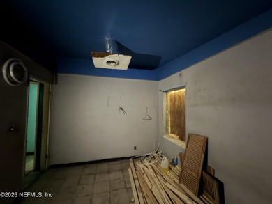 Investor special with endless potential! This 4 bedroom, 1.5 - photo 8