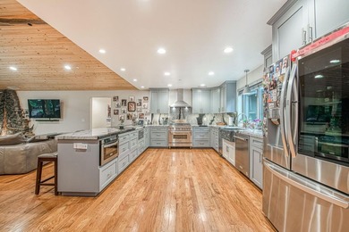 OPEN HOUSE: Sunday, July 5th 12 - 3pmMeticulously maintained and - photo 11
