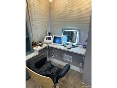 Turn-Key Hair & Scalp for Sale Well-established Hair & Scalp Spa - photo 3