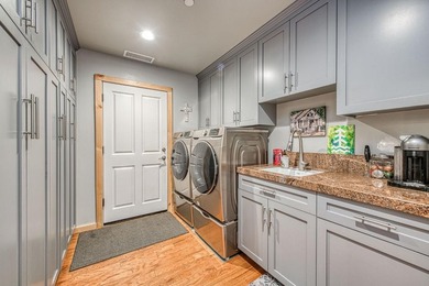 OPEN HOUSE: Sunday, July 5th 12 - 3pmMeticulously maintained and - photo 17