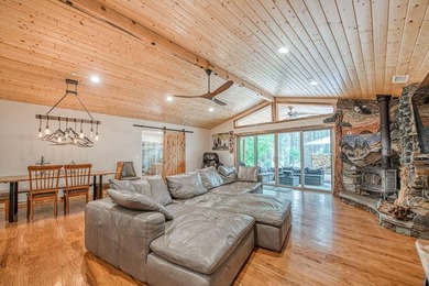 OPEN HOUSE: Sunday, July 5th 12 - 3pmMeticulously maintained and - photo 26