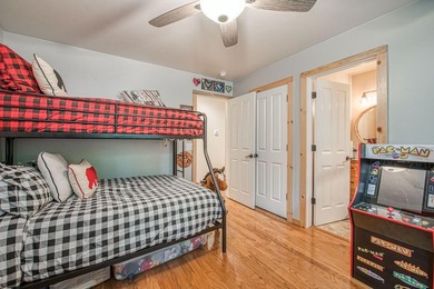 OPEN HOUSE: Sunday, July 5th 12 - 3pmMeticulously maintained and - photo 36