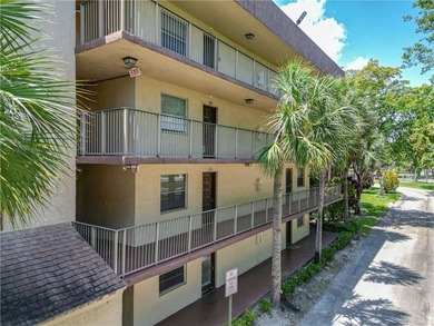 (private lake, pond, coastal) Condo For Sale in Lauderdale Lakes Florida